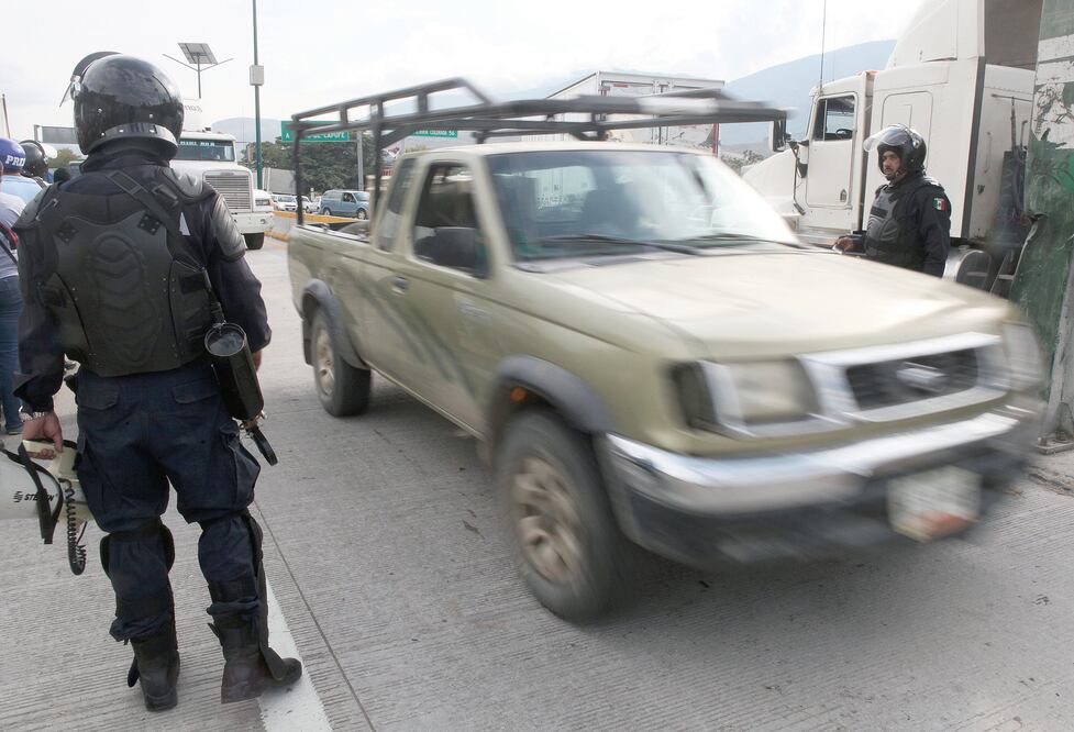 Autoridades aseguraron un auto con impactos de bala (ARCHIVO EL UNIVERSAL)