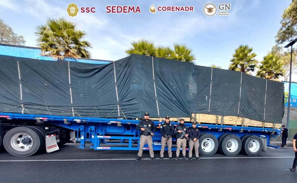 Autoridades aseguran un tráiler con madera ilegal (30/04/2025). Foto: Especial