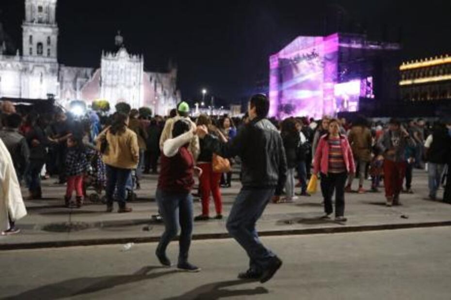 Bailaron 80 mil en concierto del Zócalo por Día del Amor
