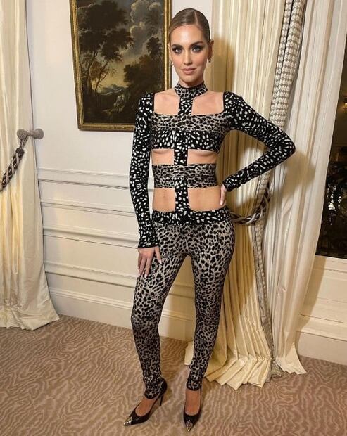 Chiara Ferragni luce el catsuit animal print más atrevido y sensual en París 