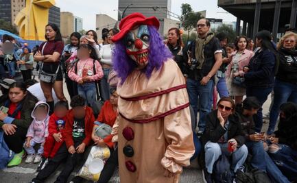 VIDEOS Miles de zombies se apoderan de calles de la CDMX