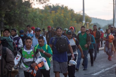 Primer contingente de caravana migrante deja Jalisco; pasan a Nayarit