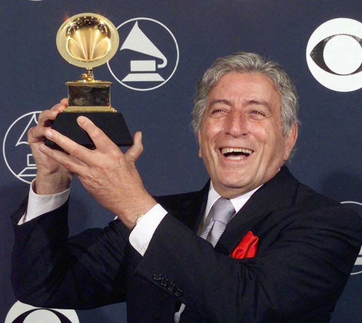 Tony Bennet muere a los 96 años; fue último de los "crooners"