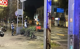 Motociclista muere tras presunto choque con tráiler en la Cuauhtémoc; conductor habría huido del lugar