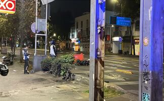 Motociclista muere tras presunto choque con tráiler en la Cuauhtémoc; conductor habría huido del lugar