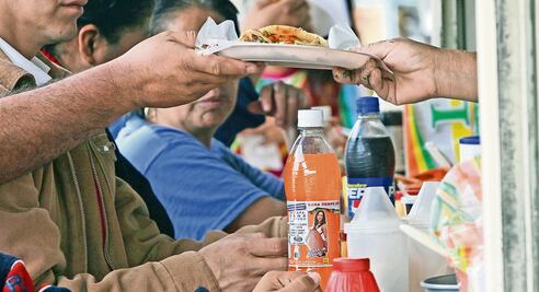 Poder del Consumidor pide mantener el IEPS a refrescos