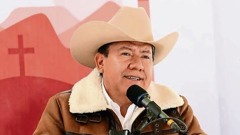 David Monreal ahora promueve álbum de futbol