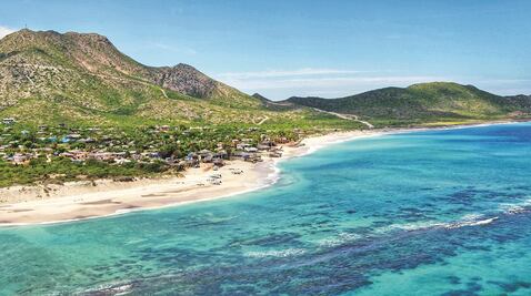 Baja California Sur alista reactivación económica con aforo al 30%