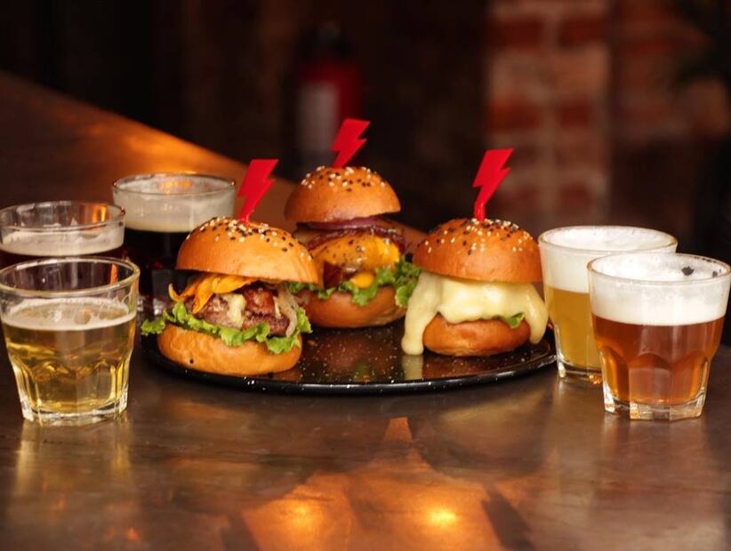 Fotos: Indómita, Burger Punks
