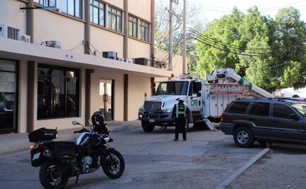 Sombrilla provoca explosión de transformador de luz en Hermosillo; desalojan a 120 personas y rescatan a otras tres atrapadas en elevador  