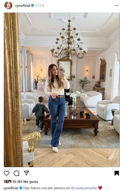 Cynthia Rodríguez posa con su hijo León y comparte la foto en redes sociales.
