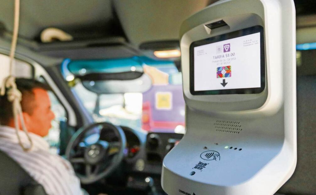 Hay dos formas de pagar: la Tarjeta de Movilidad Integrada o con efectivo. La tarifa es de 8 pesos. (24/01/2025) Foto: Axel Sánchez | El Universal