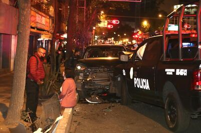 Choque entre patrulla y auto particular deja un muerto en la Cuauhtémoc