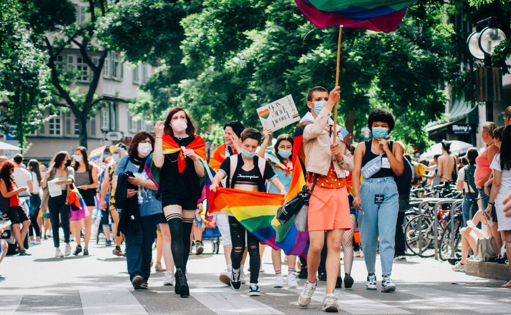 El lema de este año, “Alto a los crímenes y discursos de odio, ante el Estado opresor y la sociedad indiferente, exigimos vivir dignamente”. Imagen: Unsplash