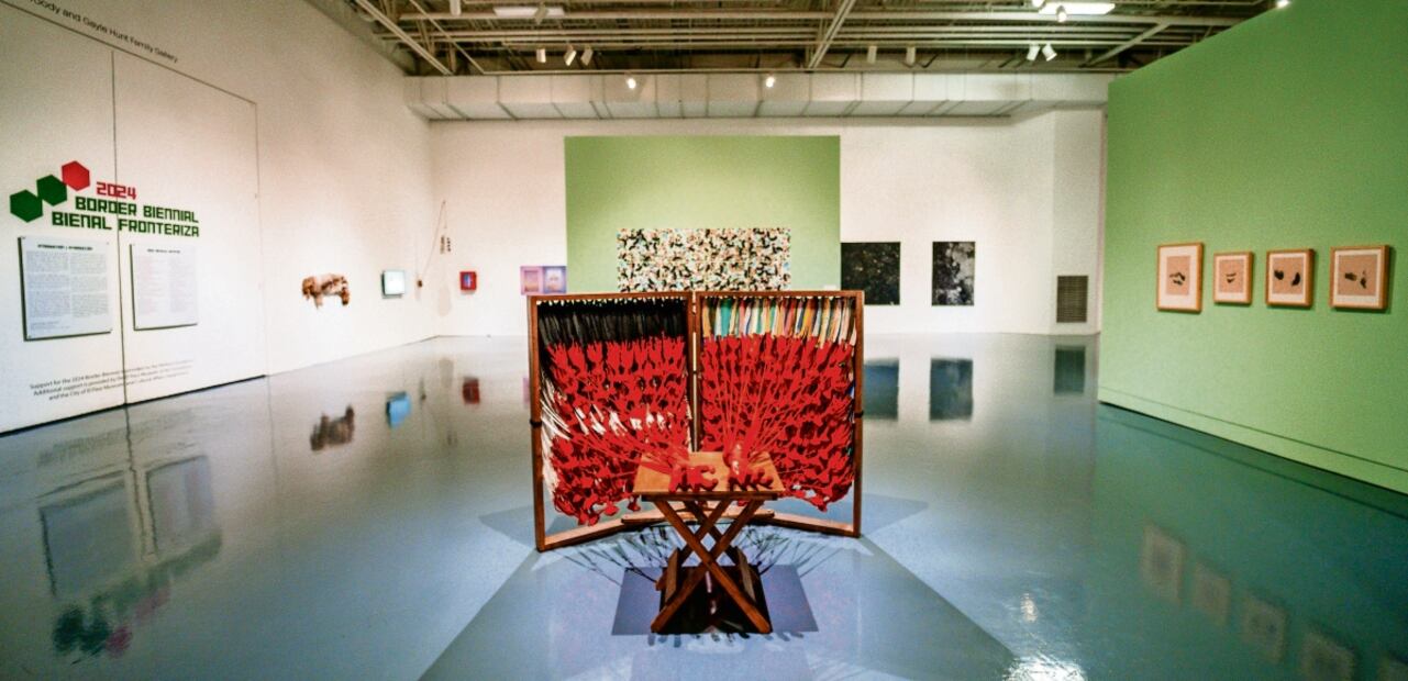 La bienal en el Museo de Arte de El Paso abrió hace un mes, mientras que en Ciudad Juárez se inaugura este fin de semana. Foto: Museo de Arte de el Paso (EPMA)