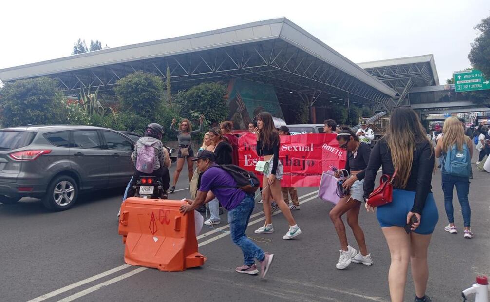Mujeres trans bloquean Calzada San Antonio Abad (01/09/2025). Foto: Especial