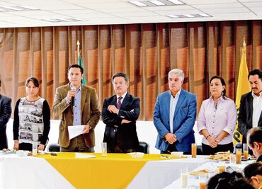 Esperan grandes retos al nuevo líder del PRD