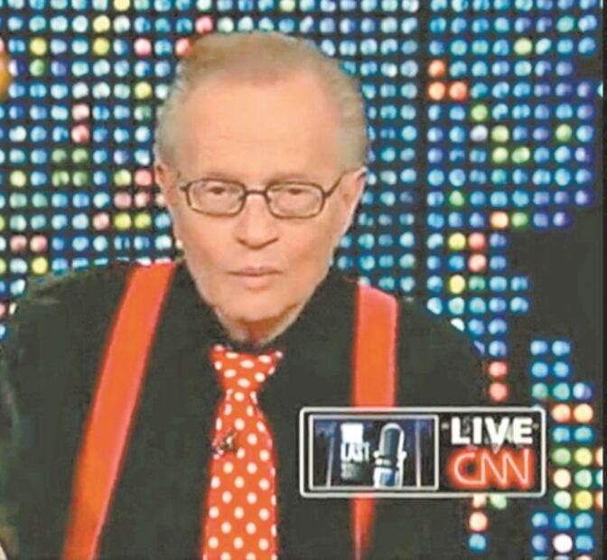 Adiós a Larry King el tipo rudo del periodismo en tv