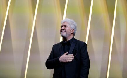 Pedro Almodóvar hace de la playa un cine en Cannes