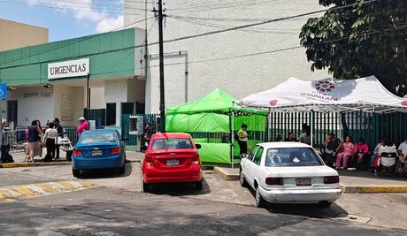 "Esto es lo más difícil, esperar y esperar"; familias acompañan a víctimas de la explosión en Iztapalapa