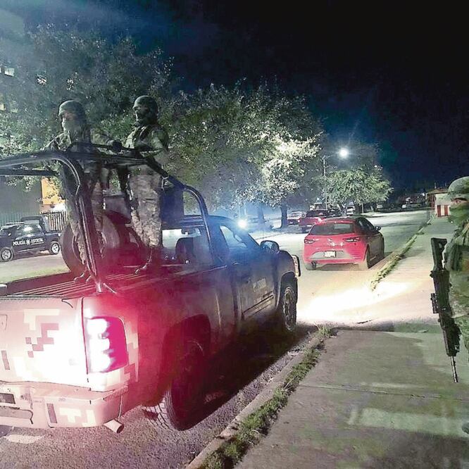 En el Centro Médico Adolfo López Mateos, en Toluca, Estado de México, se montó un operativo militarde seguridad tras darse a conocer el fallecimiento de Hector Beltran Leyva El H. (Jorge Alvarado/El Universal)