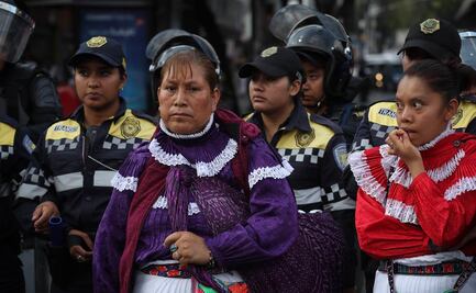 Manifestaciones hoy CDMX: Indígenas otomíes por vivienda digna y feministas contra criminalización del consumo de marihuana