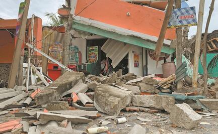 Duermen en calles de Tecomán por temor a réplicas del sismo de 7.7