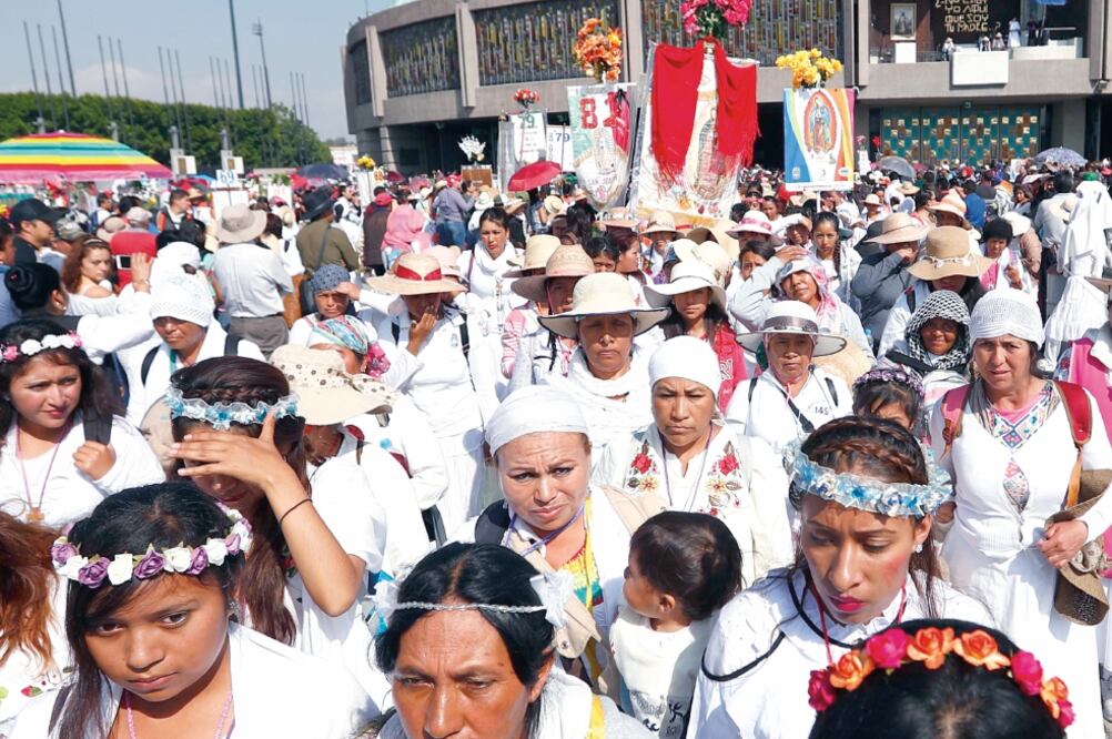 En el grupo que arribó a La Villa había poco más de 23 mil mujeres (YADIN XOLALPA. EL UNIVERSAL)