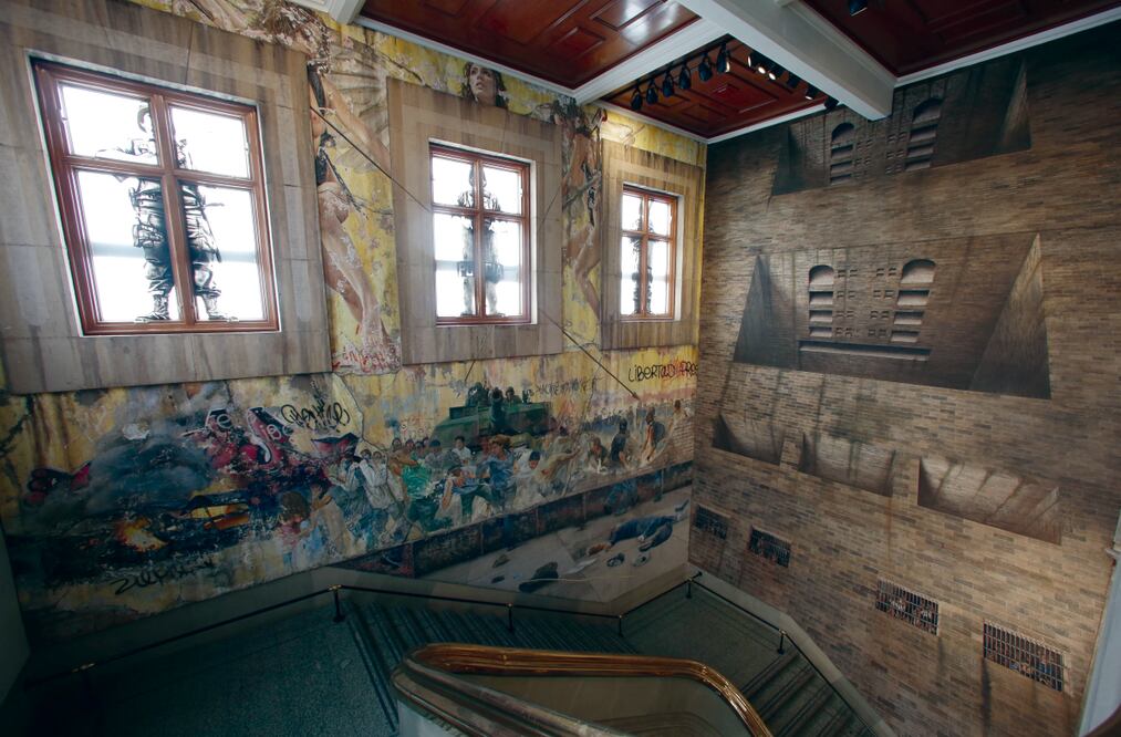 El mural La historia de la justicia en México, de Rafael Cauduro, es una de las obras muralistas que se pueden apreciar en este sitio histórico. Foto: Suprema Corte de Justicia de la Nación