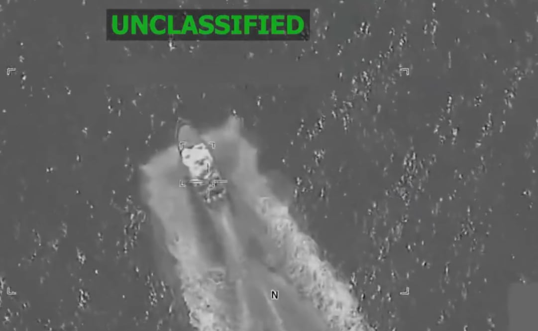 La inteligencia confirmó que las embarcaciones transitaban por rutas conocidas de narcotráfico en el Pacífico Oriental y se dedicaban al narcotráfico. (15/10/25) Foto: Captura de video