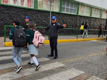 Policías de la SSC implementan operativo “Romería de Venta de Útiles Escolares 2023” en calles del Centro Histórico