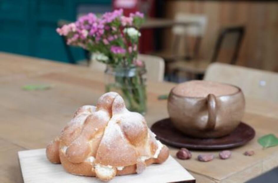 Pan de muerto, bread of the dead