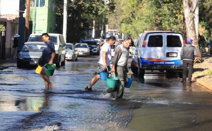 Fuga de agua provoca afectaciones en siete viviendas en Azcapotzalco; autoridades realizan cierre de válvulas y excavación