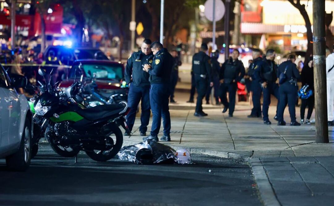Un hombre fue asesinado a disparos, en la esquina de Basilio Badillo y Paseo de la Reforma (05/03/2025). Foto: EL UNIVERSAL
