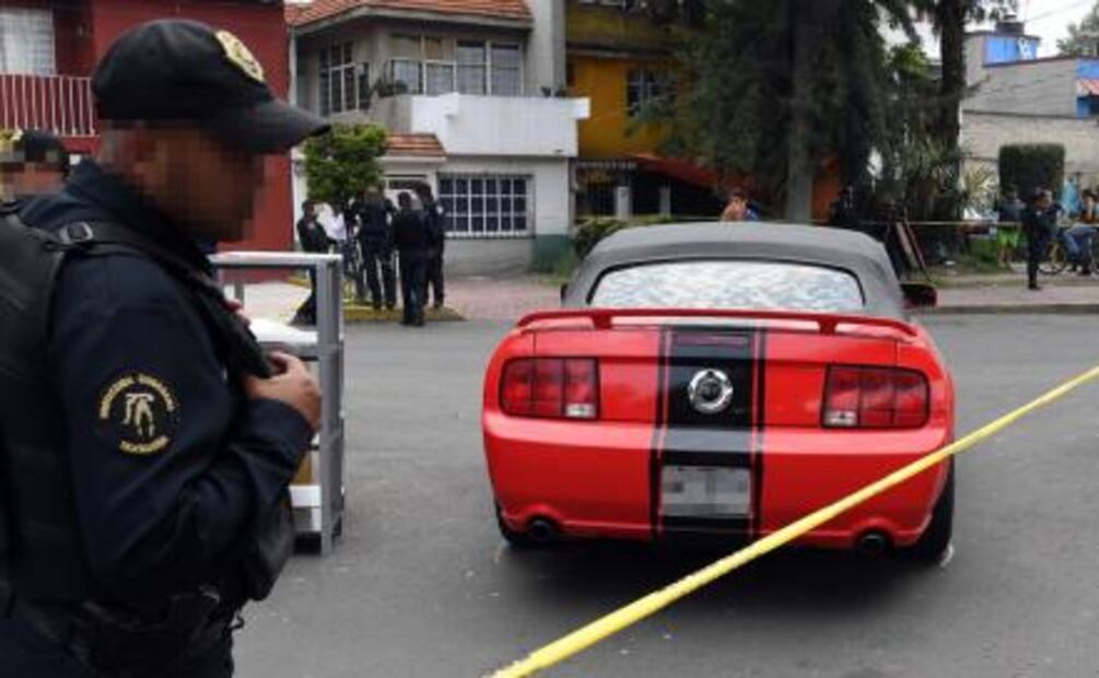 Asesinan a balazos a conductor de Mustang en calles de Coyoacán
