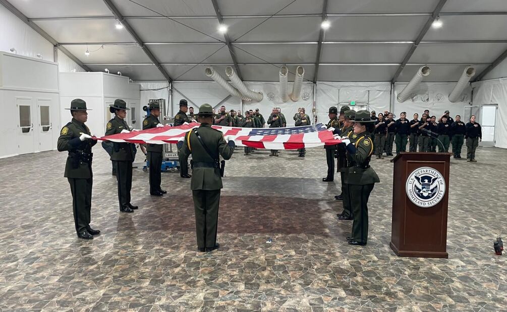 Cierran centro de detención en Texas; arrestos de migrantes caen 78%. Foto: Especial