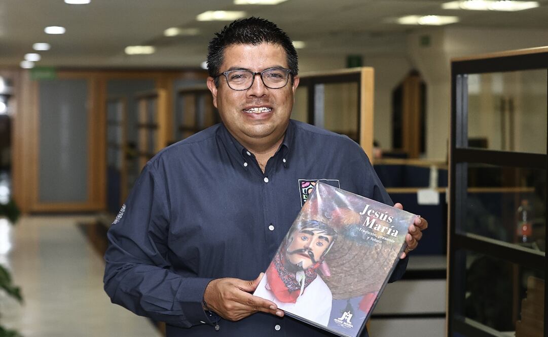 César Medina, presidente municipal de Jesús María quien platica de la Feria de los Chicahuales 2025. Foto: Berenice Fregoso / El universal