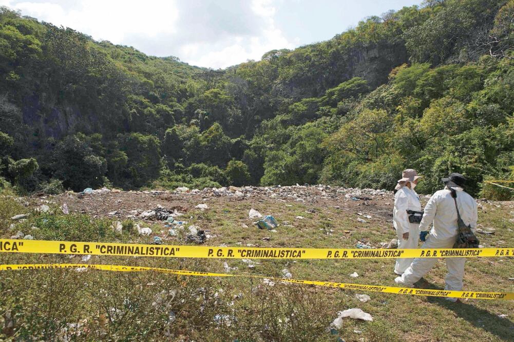 Especialistas pusieron como ejemplo al GIEI, encargado de investigar el caso Ayotzinapa, quienes "han sido objeto de campañas para desacreditar su trabajo" (ARCHIVO EL UNIVERSAL)