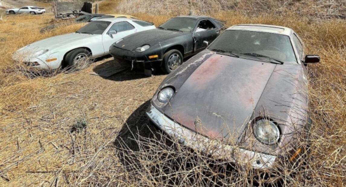 Encuentran abandonados varios Porsches en un desierto a la mitad de la nada
