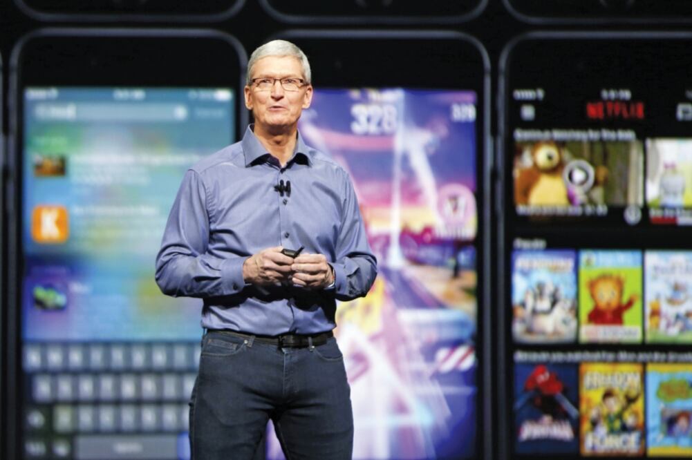 Tim Cook, CEO de Apple, al presentar la nueva iPad Pro en San Francisco (KARL MONDON. XINHUA)