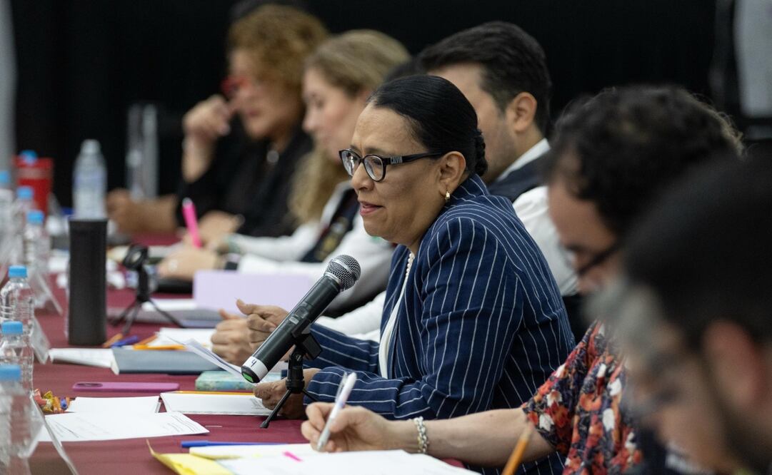 Mesa de diálogo de madres buscadoras y Segob del 11 de abril del 2025. Foto: Hugo Salvador / EL UNIVERSAL
