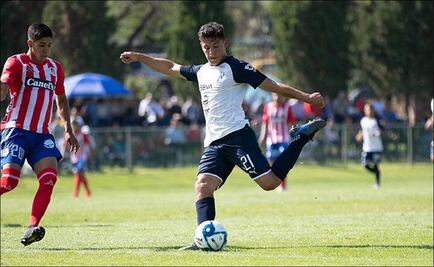 Alfonso González es duda con Rayados tras sufrir lesión en la rodilla