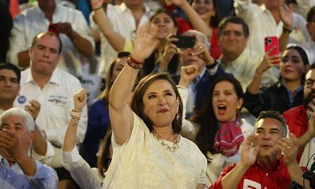 Xóchitl Gálvez pide a INE sancionar derroche de recursos en mitin de Sheinbaum en el Zócalo