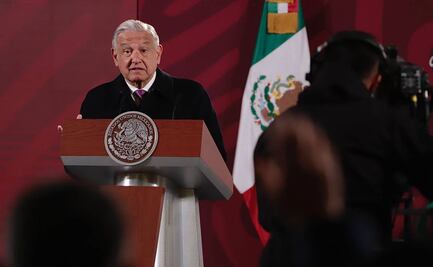 AMLO acusa a Enrique Krauze de ser “el mesías del conservadurismo”