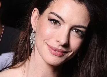 Anne Hathaway tiene el look casual de invierno más fácil de imitar y queda divino