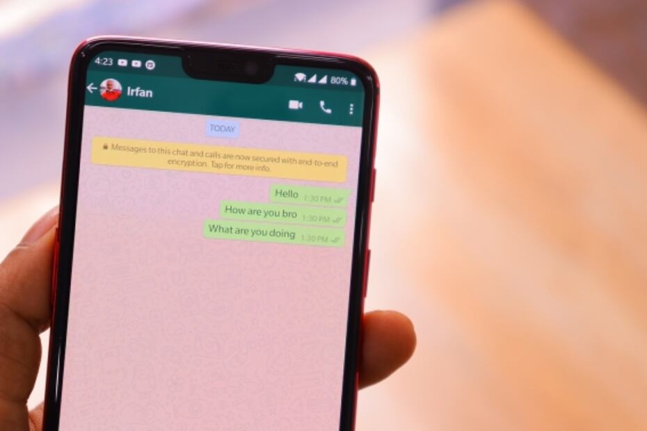 4 trucos para ver un mensaje de WhatsApp sin abrirlo