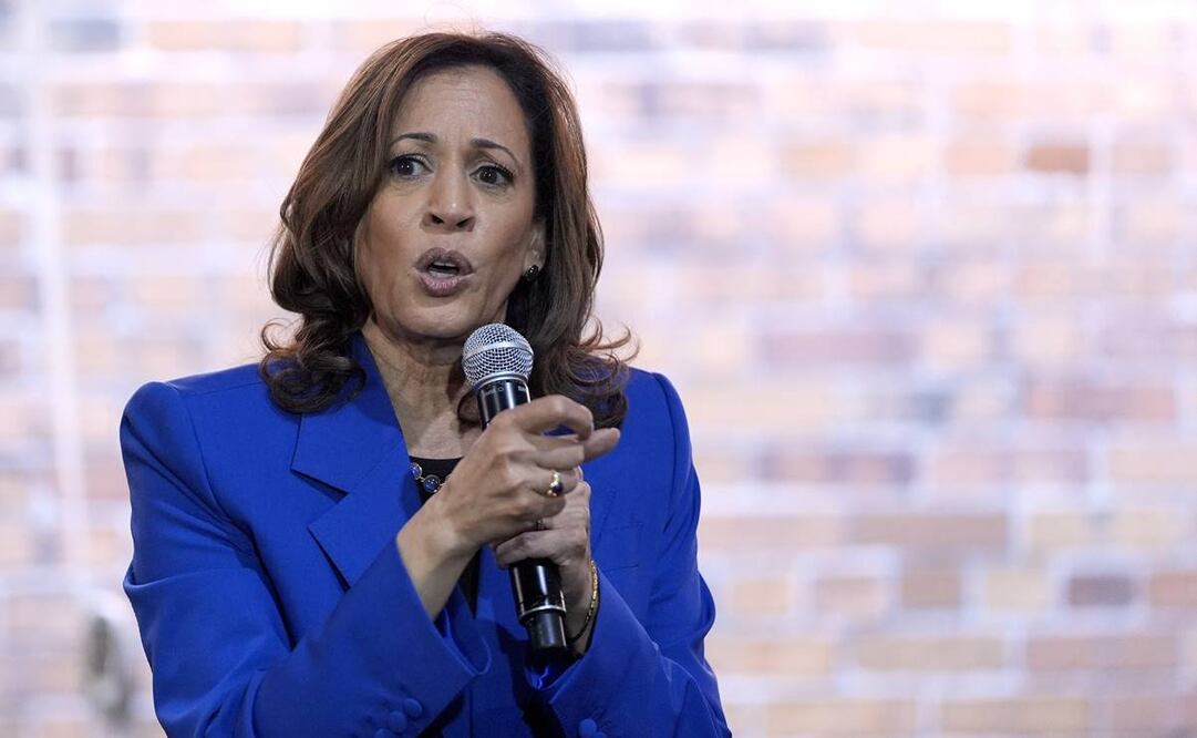 La candidata demócrata y vicepresidenta Kamala Harris habla en un evento de campaña. Foto: AP