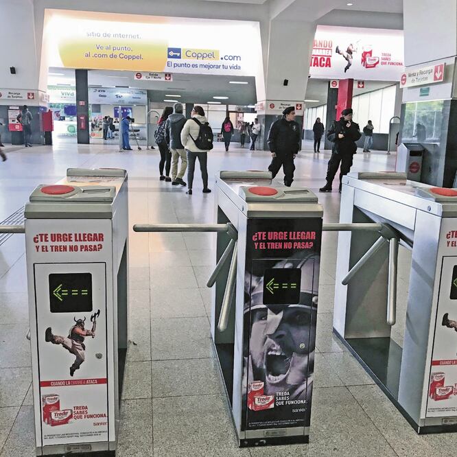 En el asalto a la taquilla de la estación Cuautitlán del Tren Suburbano no hubo lesionados ni los sujetos ingresaron a los trenes, por lo que el servicio siguió sin interrupción, reportaron representantes de la empresa ferroviaria. REBECA JIMÉNEZ