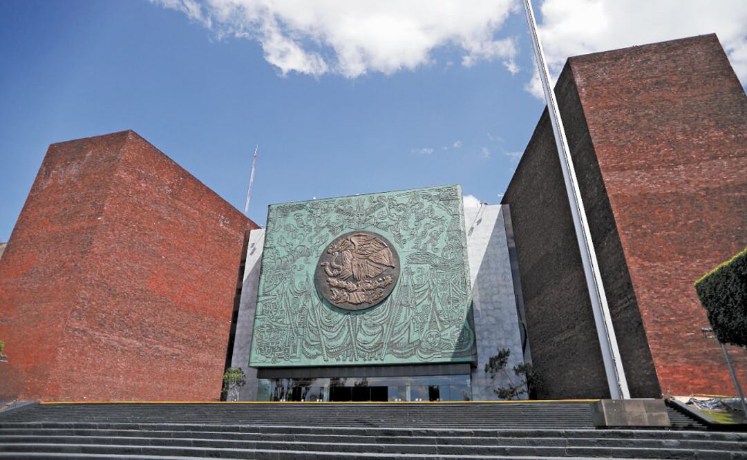 At least one lawmaker from the opposition will become President López Obrador’s best friend - Photo: Ivan Stephens/EL UNIVERSAL