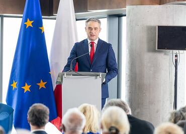 Polonia se prepara para la "ciberguerra" tras presunto ataque ruso; primer ministro anuncia inversión histórica